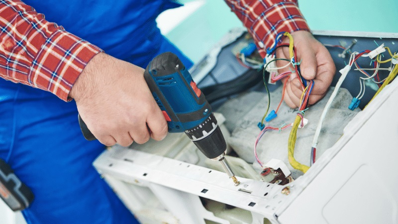 Akyazı Amana Amana çamaşır makinesi kart tamiri – Su almama arızası orijinal parça ile giderildi. - Teknik servis örneği